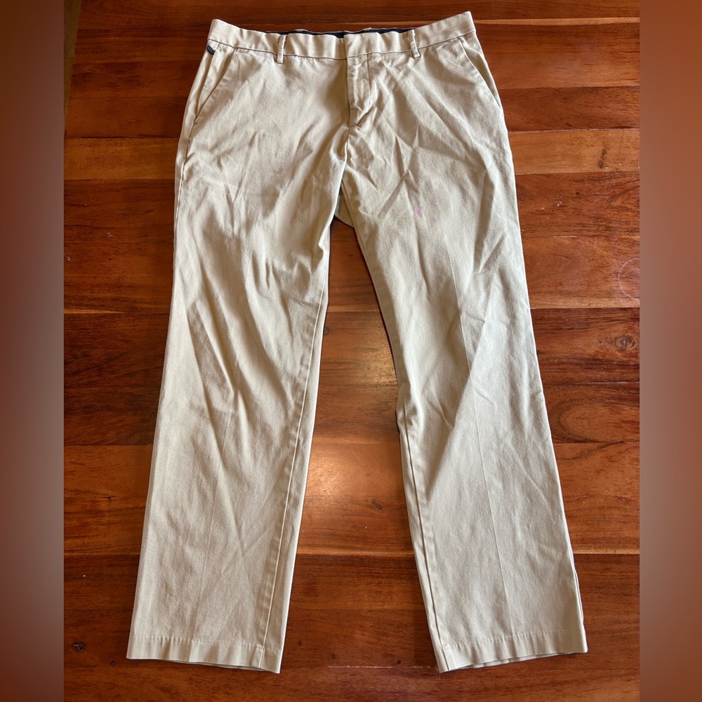 Dockers Men's Light Tan Chinos - Picture 1 of 11